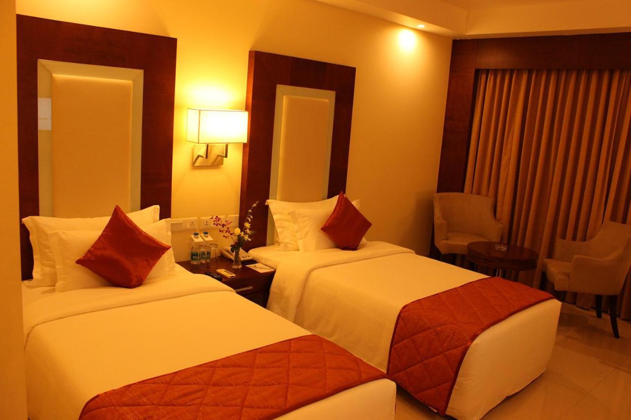 Quality Inn Viha Kumbakonam Exterior foto