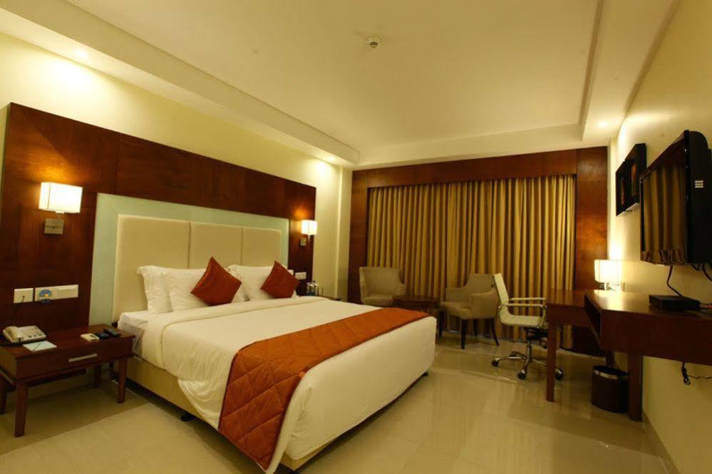 Quality Inn Viha Kumbakonam Exterior foto